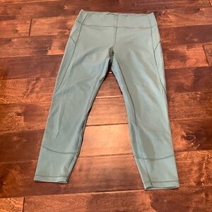 Lululemon 7/8 yoga pants green size 12 see pictures
